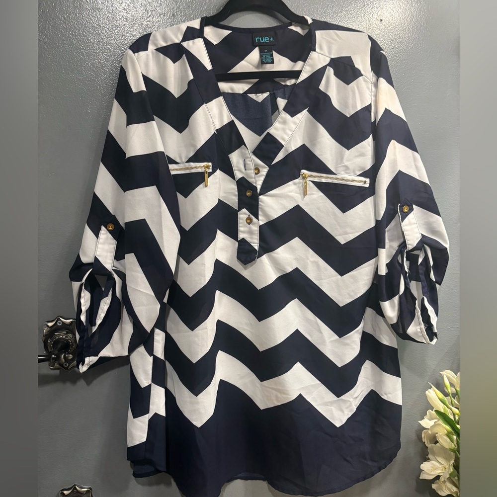 Rue21 Navy and White Chevron Blouse Lightweight Semi-sheer Layer Mid 3/4 Sleeve